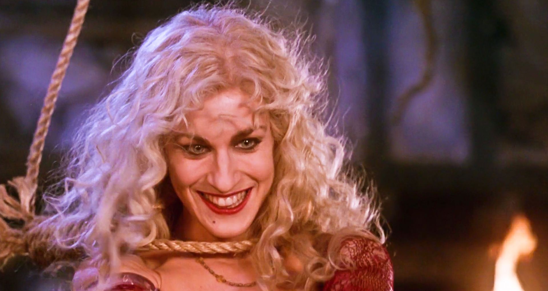 Sarah Jessica Parker as Sarah Sanderson, a witch in Hocus Pocus (Image via Disney)