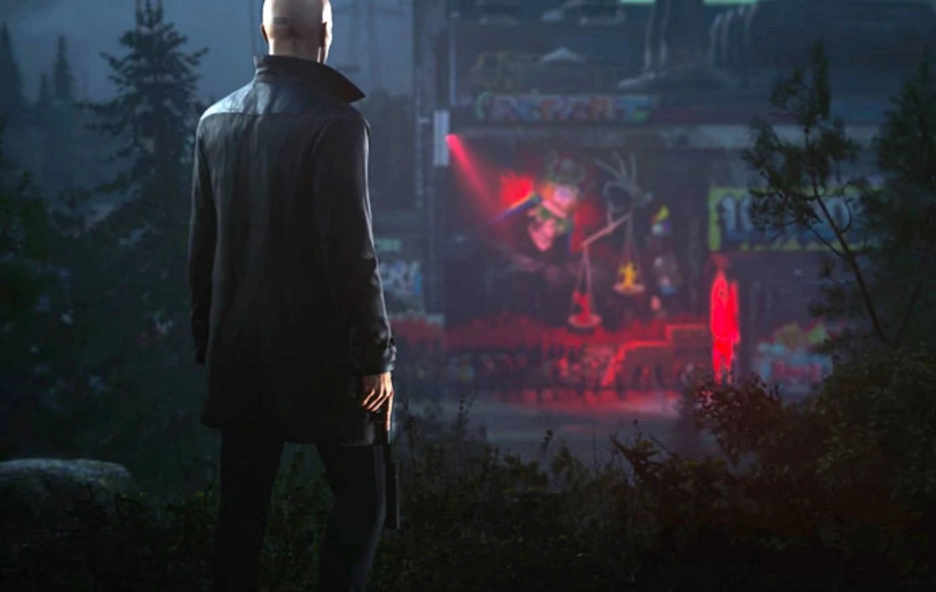 Agent 47 in the Apex Predator mission set in the industrial suburbs of Berlin in Hitman 3 (Image via IO Interactive)