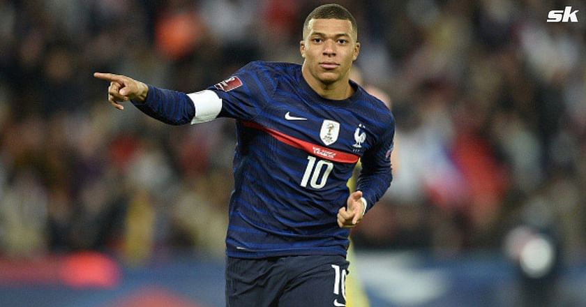 Kylian Mbappe didn't take part in photo shoot with France