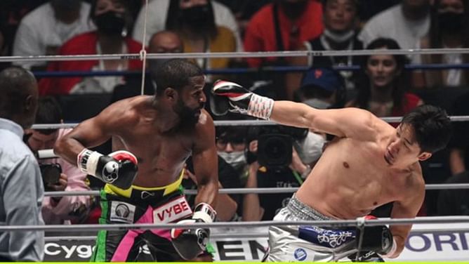 Floyd Mayweather Jr. secures knockout victory over Manny Pacquiao-trained Mikuru Asakura