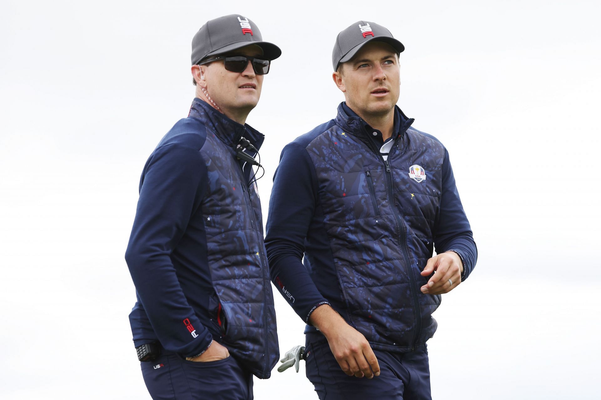 Jordan Spieth and Zach Johnson (Image via Stacy Revere/Getty Images)