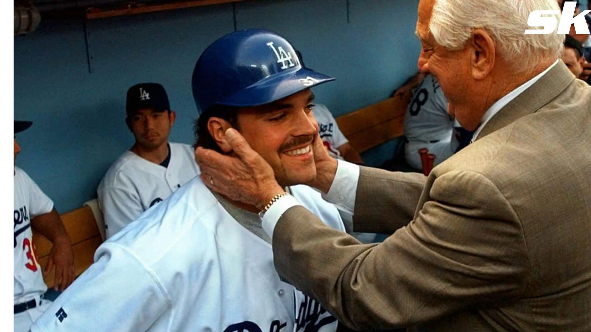 Former Los Angeles Dodgers manager Tommy Lasorda with Hall of Famer Mike Piazza.
