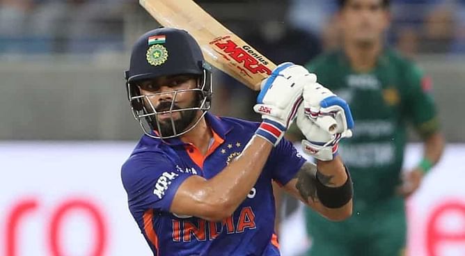 "विराट कोहली को उन खिलाड़ियों का नाम बताना चाहिए जिन्होंने मैसेज नहीं किया था"- सुनील गावस्कर का बड़ा बयान