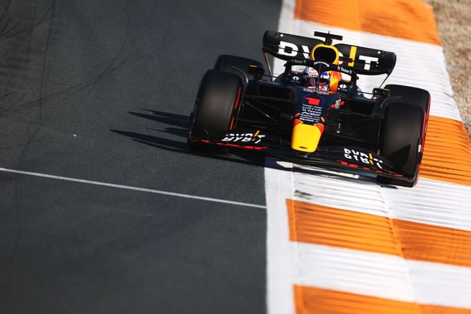 Max Verstappen 'maximized' his performance despite Red Bull's initial understeer issues in 2022, says former IndyCar driver