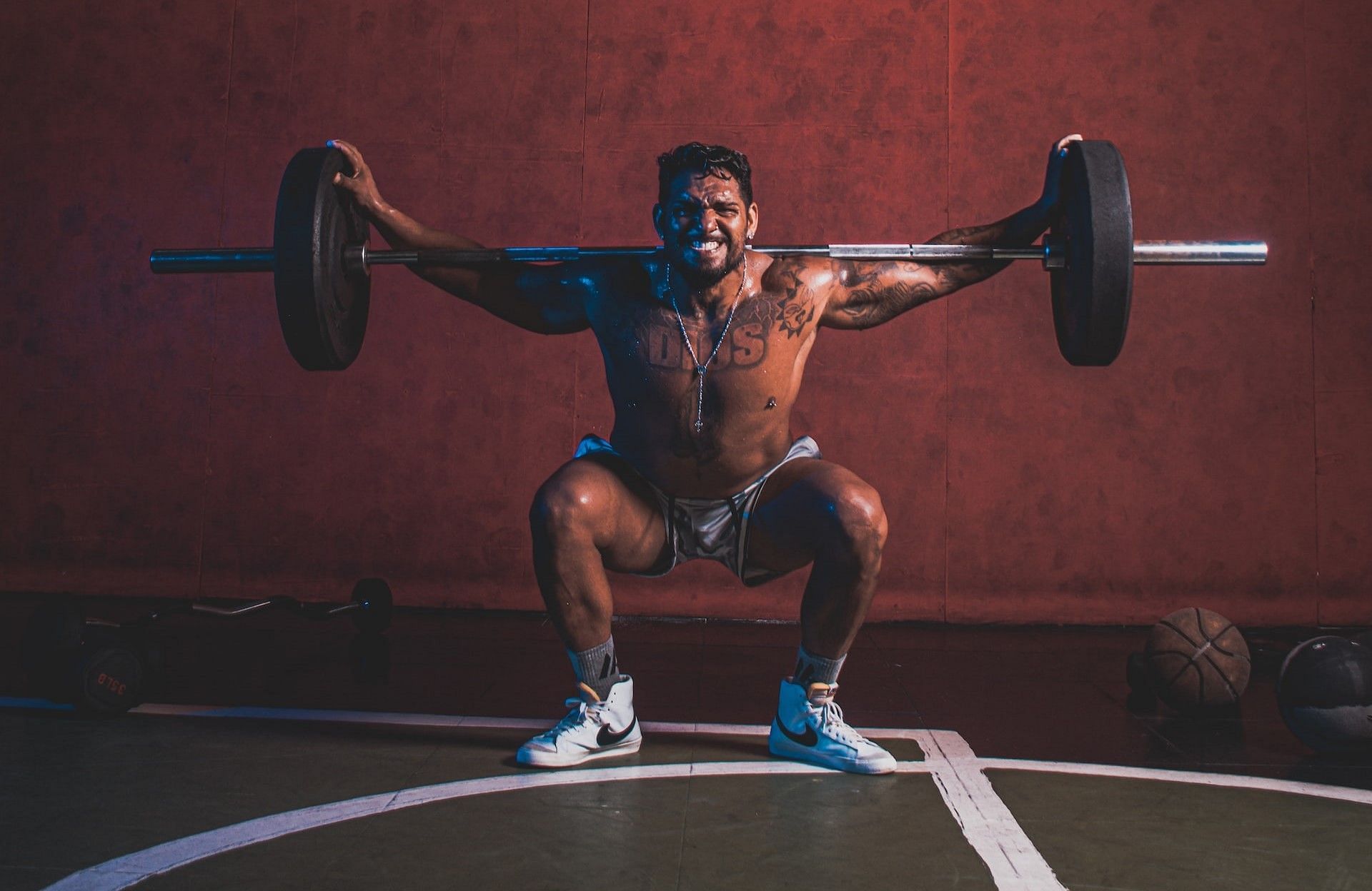 Guide to glute exercises for men. (Photo via Colynary Media/Unsplash)