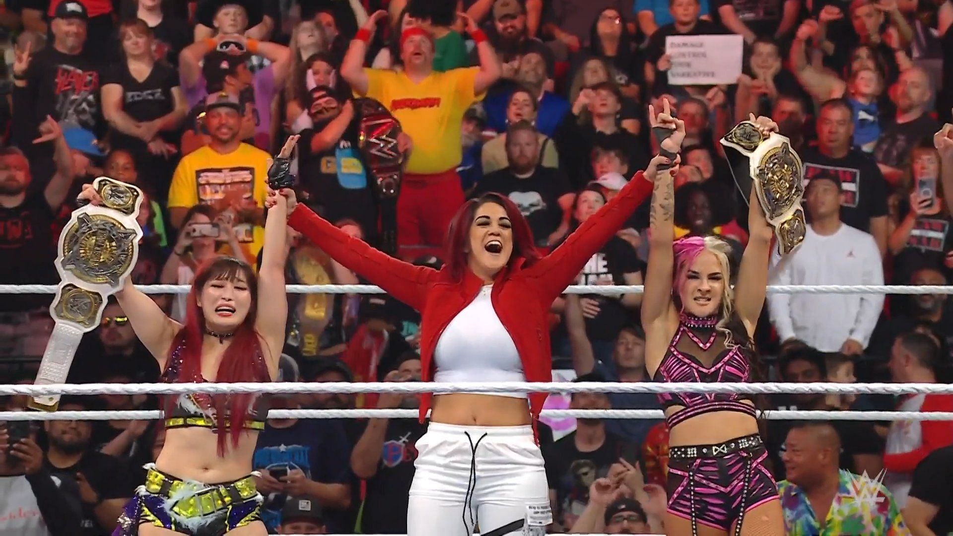 Dakota Kai And Iyo Sky Win Wwe Womens Tag Titles On Raw 