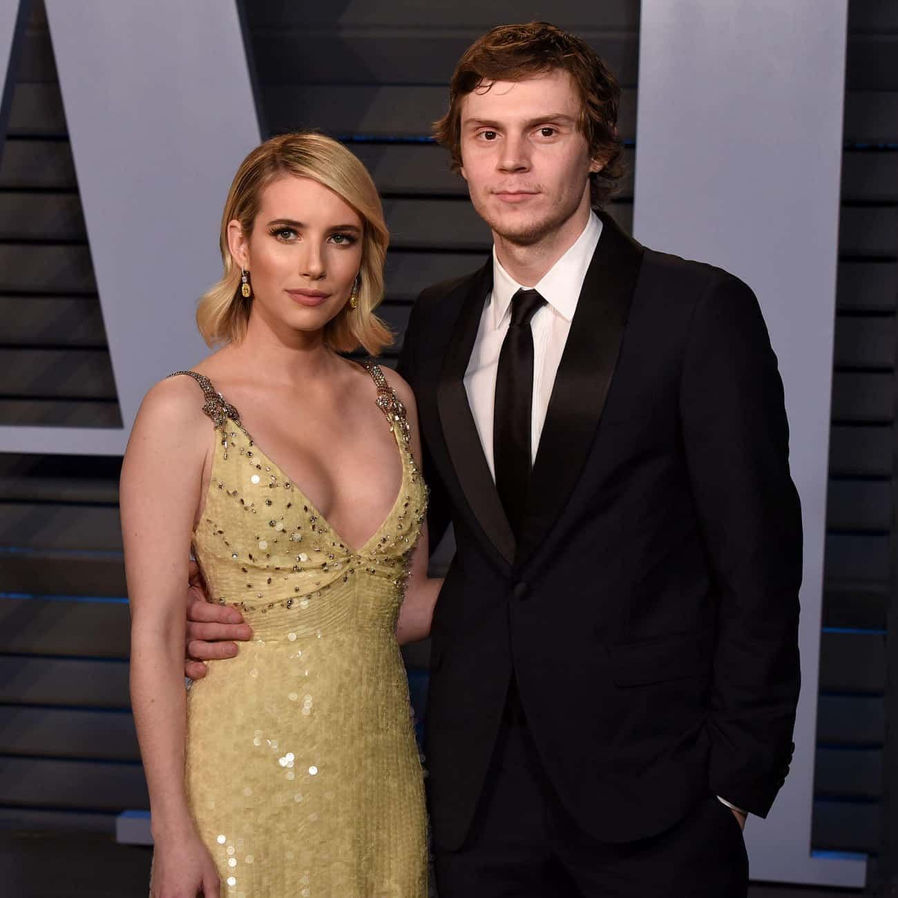 Evan Peters with Emma Roberts (Image via Getty)