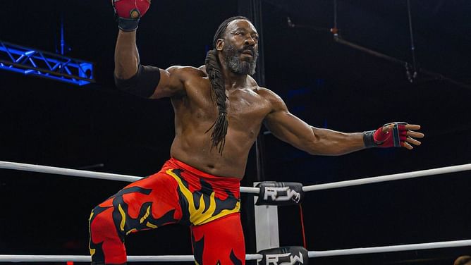 Current WWE Superstar expresses interest in facing Booker T in a dream match