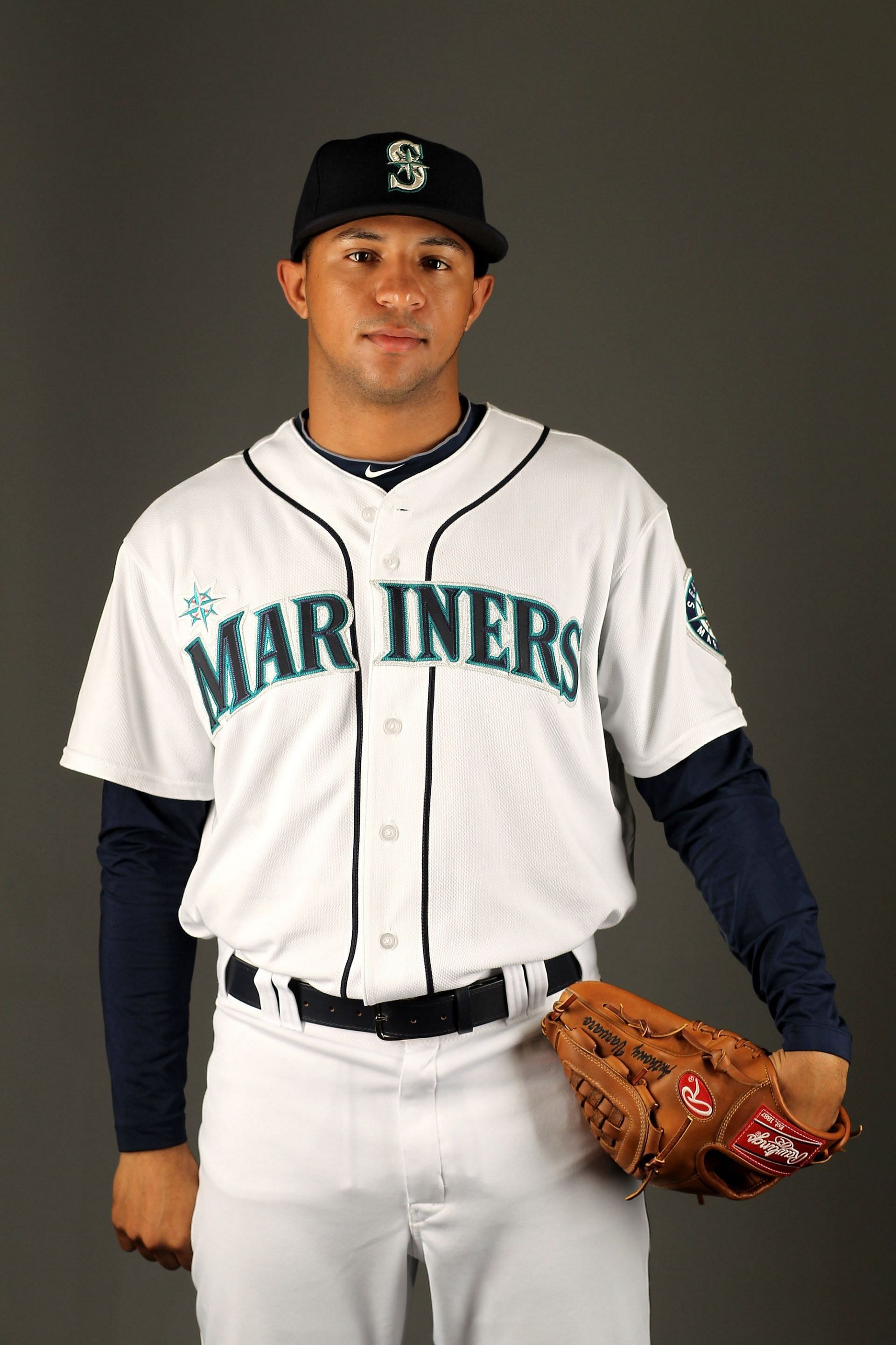 Varvaro made his debut on September 24, 2010, for the Seattle Mariners