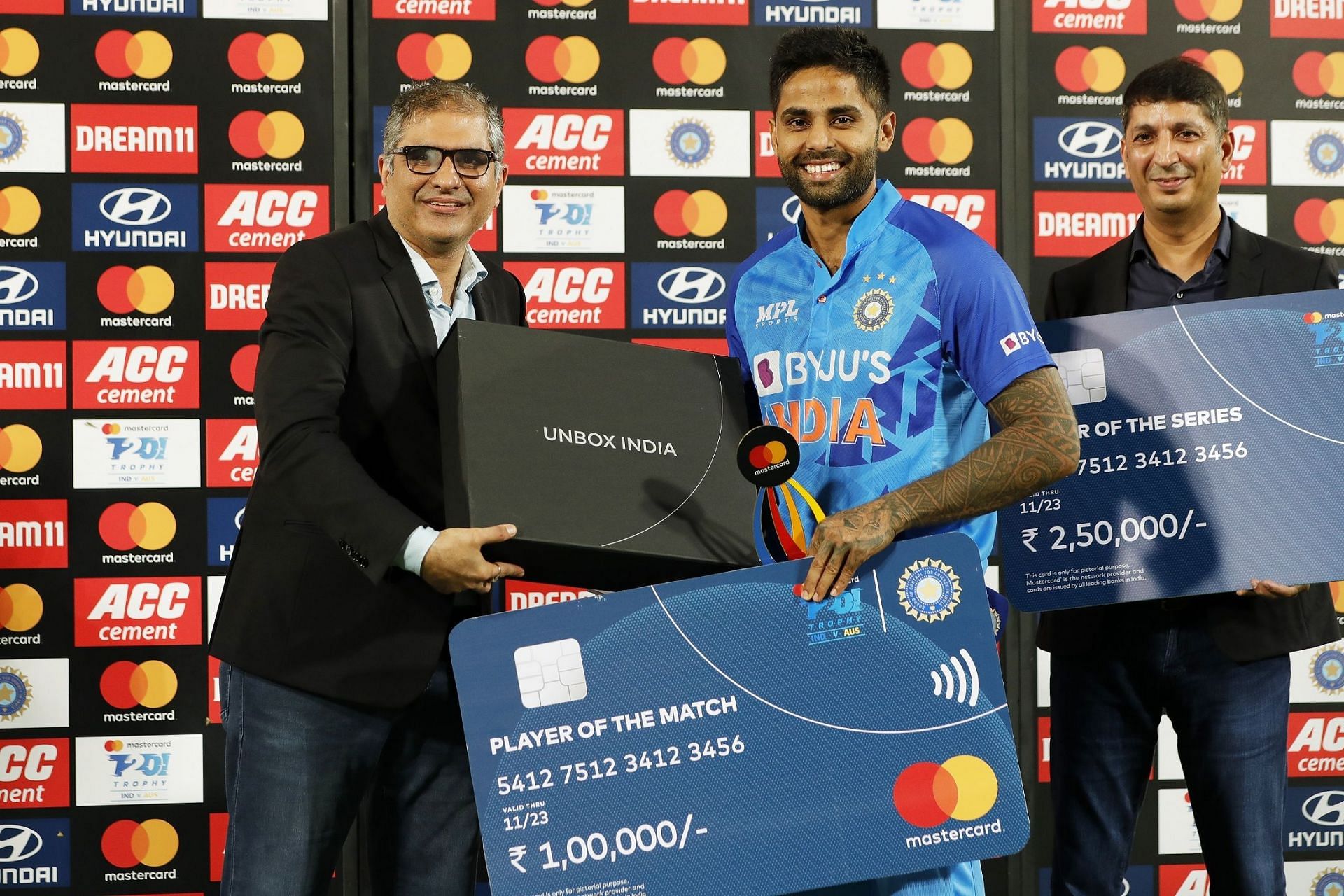 Mastercard&rsquo;s South Asia Division President Nikhil Sahni presents Man-of-the-Match award to Suryakumar Yadav