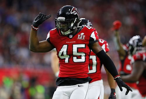 Atlanta Falcons LB Deion Jones