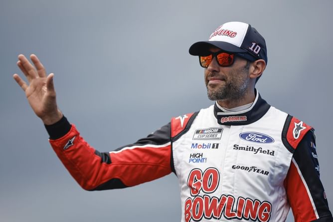 "It’s healthy for the sport" - Aric Almirola on the competition between playoff and non-playoff drivers in 2022 NASCAR Cup Series season