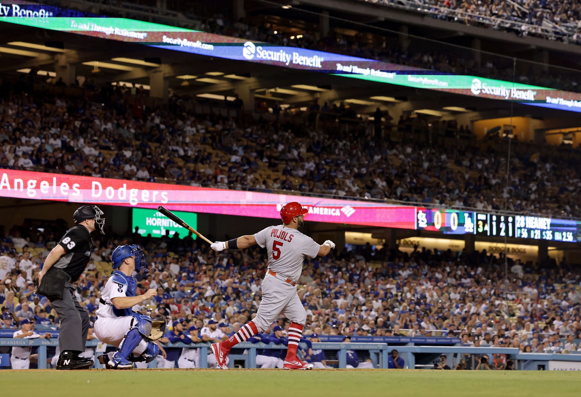 Cardinals' Albert Pujols becomes 4th player in MLB history to hit 700 home  runs