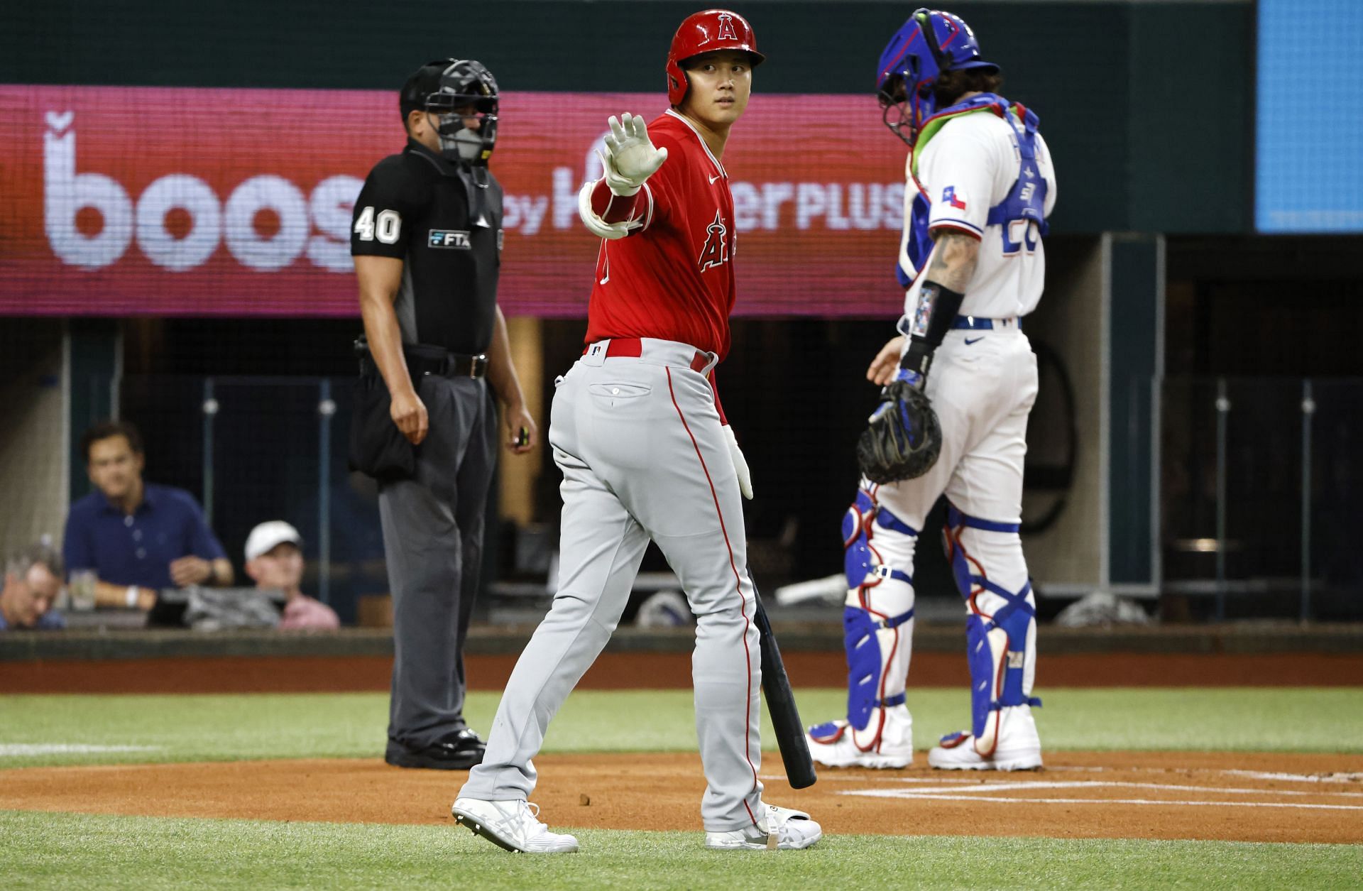 Los Angeles Angels v Texas Rangers