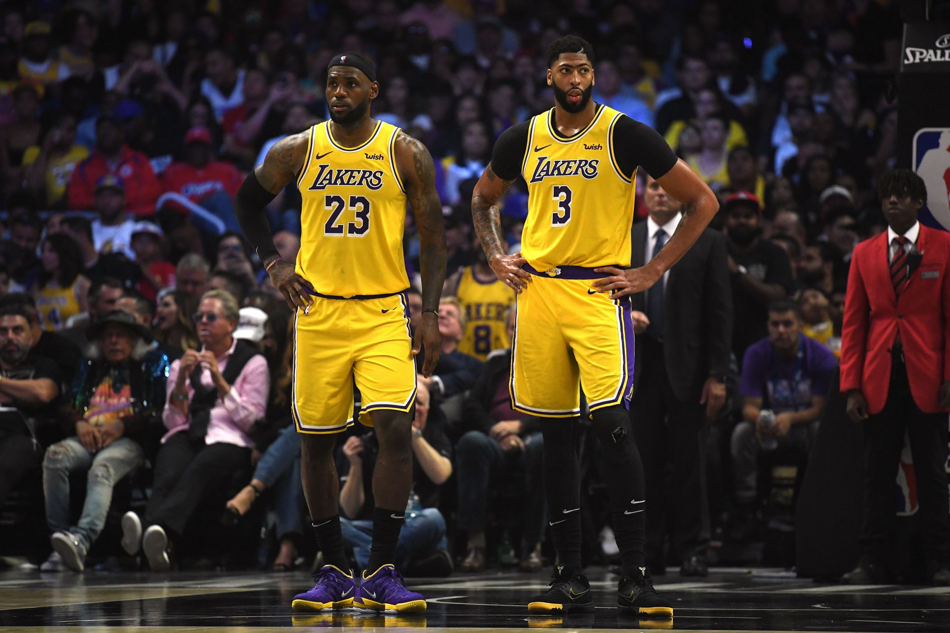 LeBron James and Anthony Davis during a game against the LA Clippers.