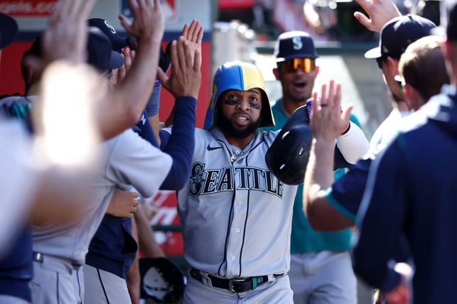 WATCH: Seattle Mariners slugger Carlos Santana blasts grand slam to take big lead over the Los Angeles Angels