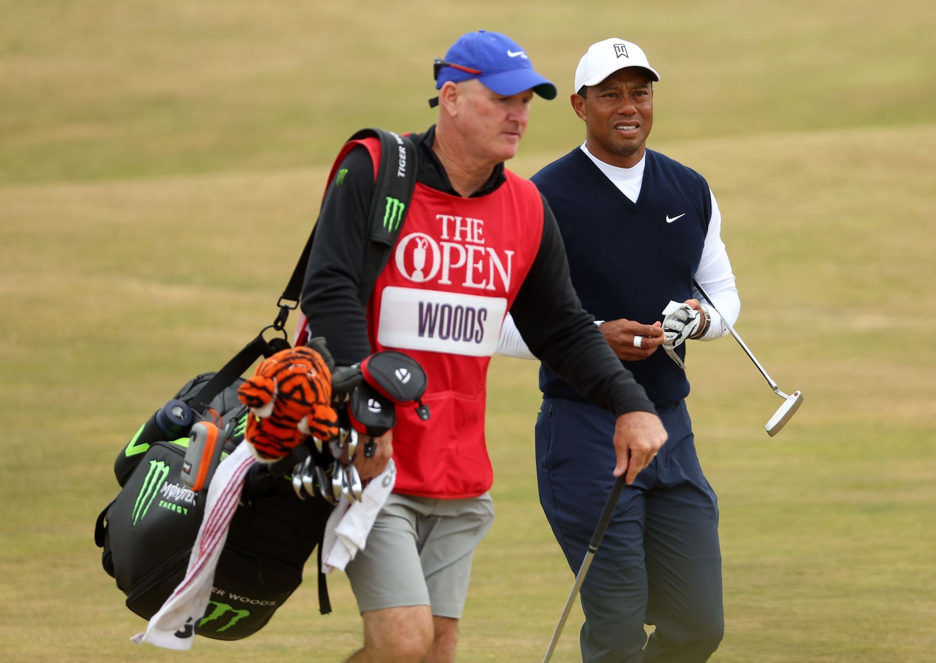Tiger Woods and Joe La Cava (Image via Andrew Redington/Getty Images)