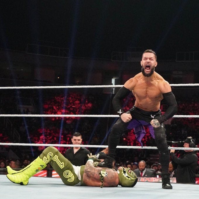 Bray Wyatt & 3 WWE stars in the White Rabbit teaser on RAW