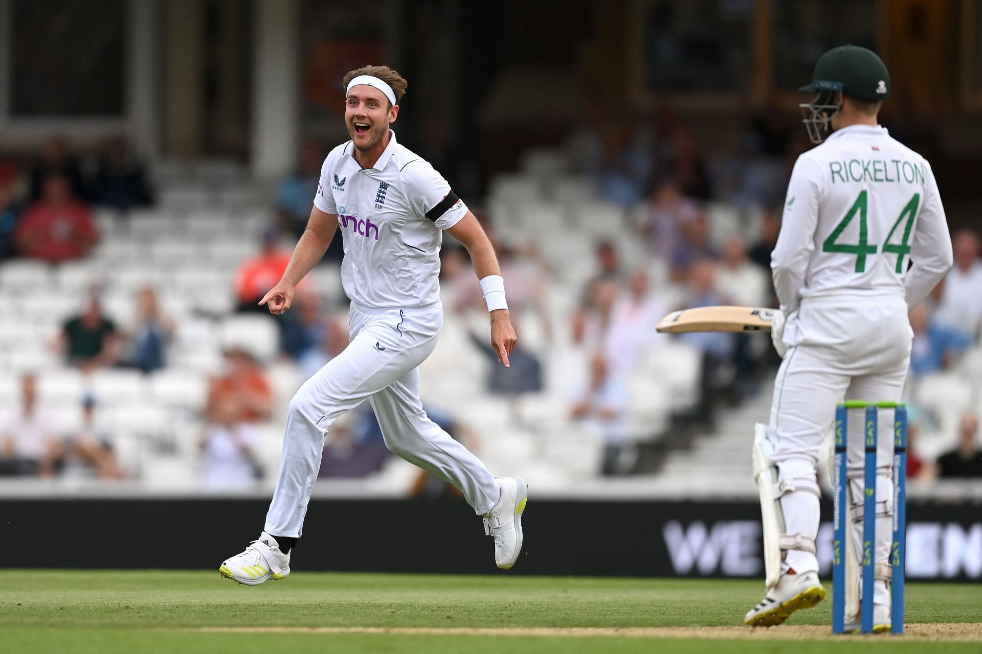 Stuart Broad celebrates Ryan Rickleton&#039;s wicket. (Credits: Getty)