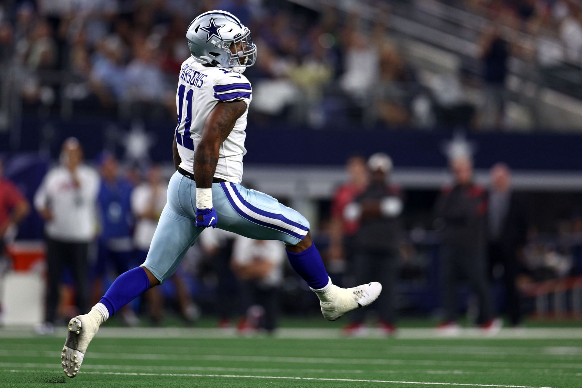 It's football': Cowboys' Micah Parsons moves past exchange with Bucs' Leonard  Fournette