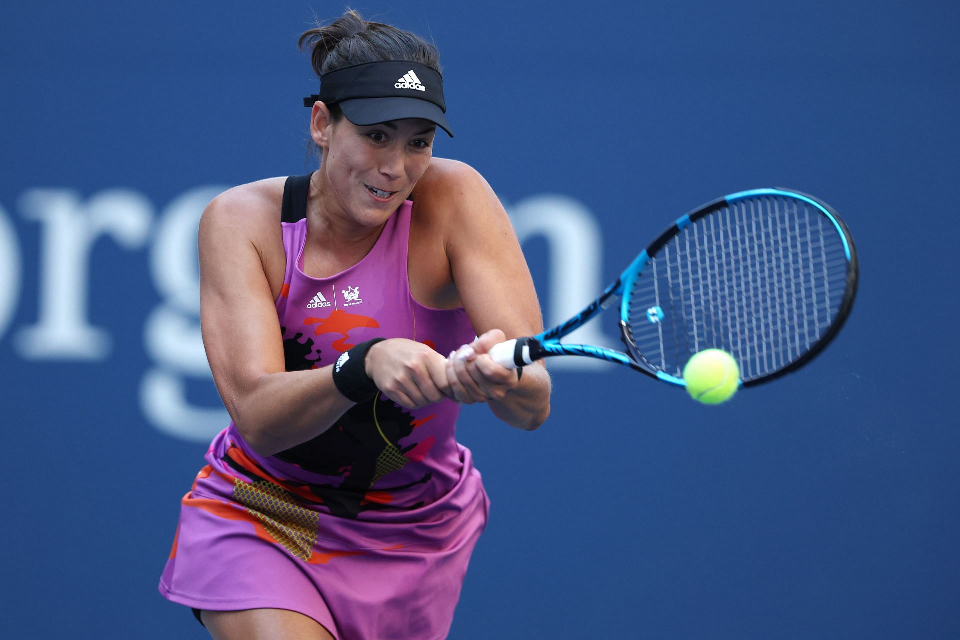 Garbine Muguruza strikes a backhand against Linda Fruhvirtova in the second round of the US Open.