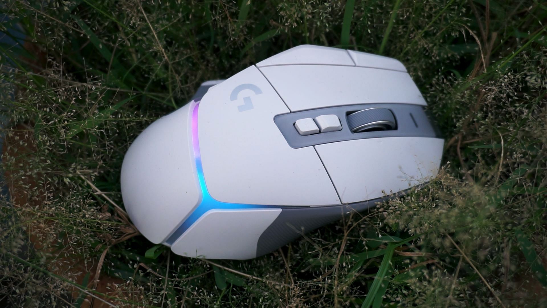 The G502 X with RGB turned on (Image via Sportskeeda)