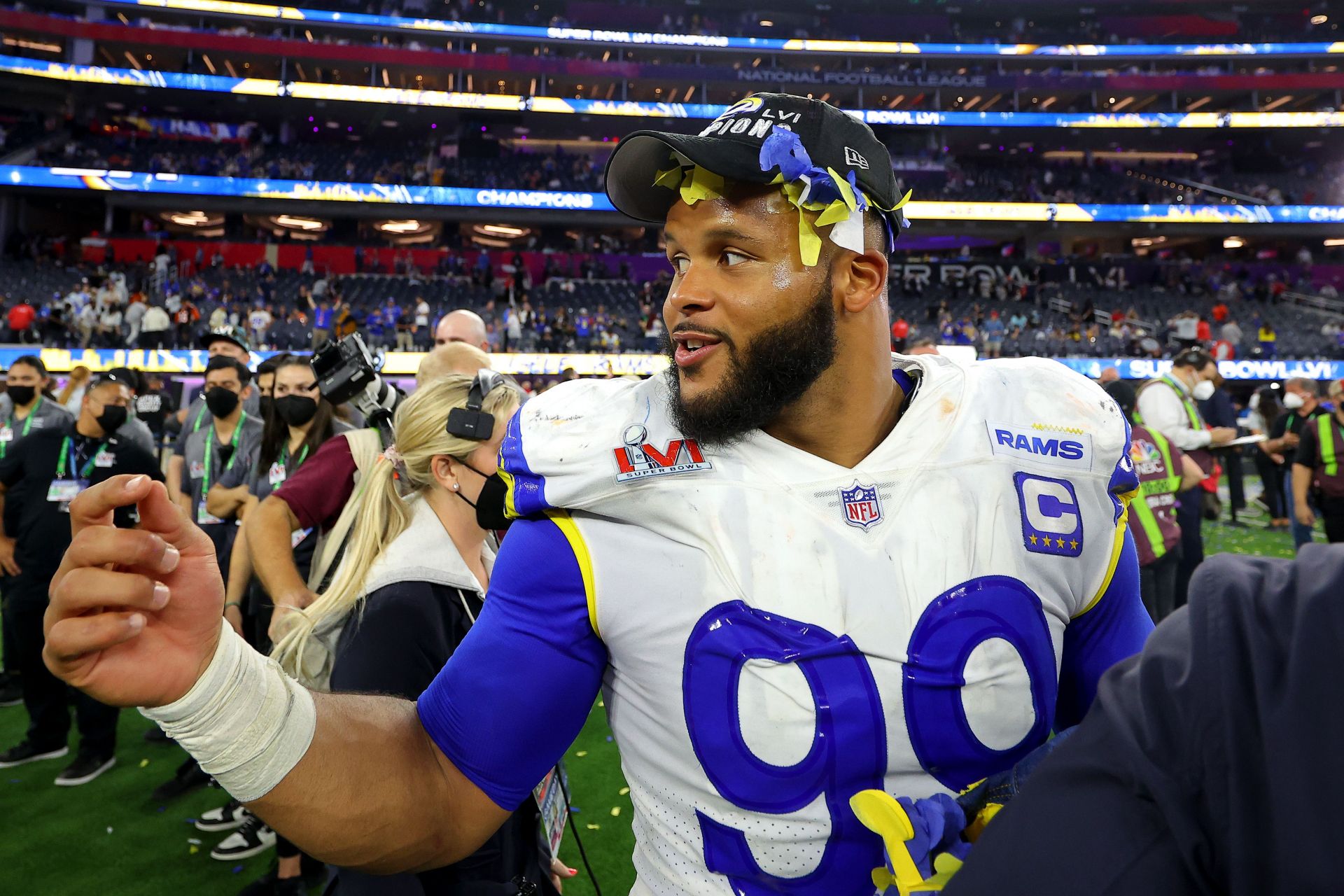 Rams star Aaron Donald and Dwayne 'The Rock' Johnson hit the gym ahead of  NFL season-opener