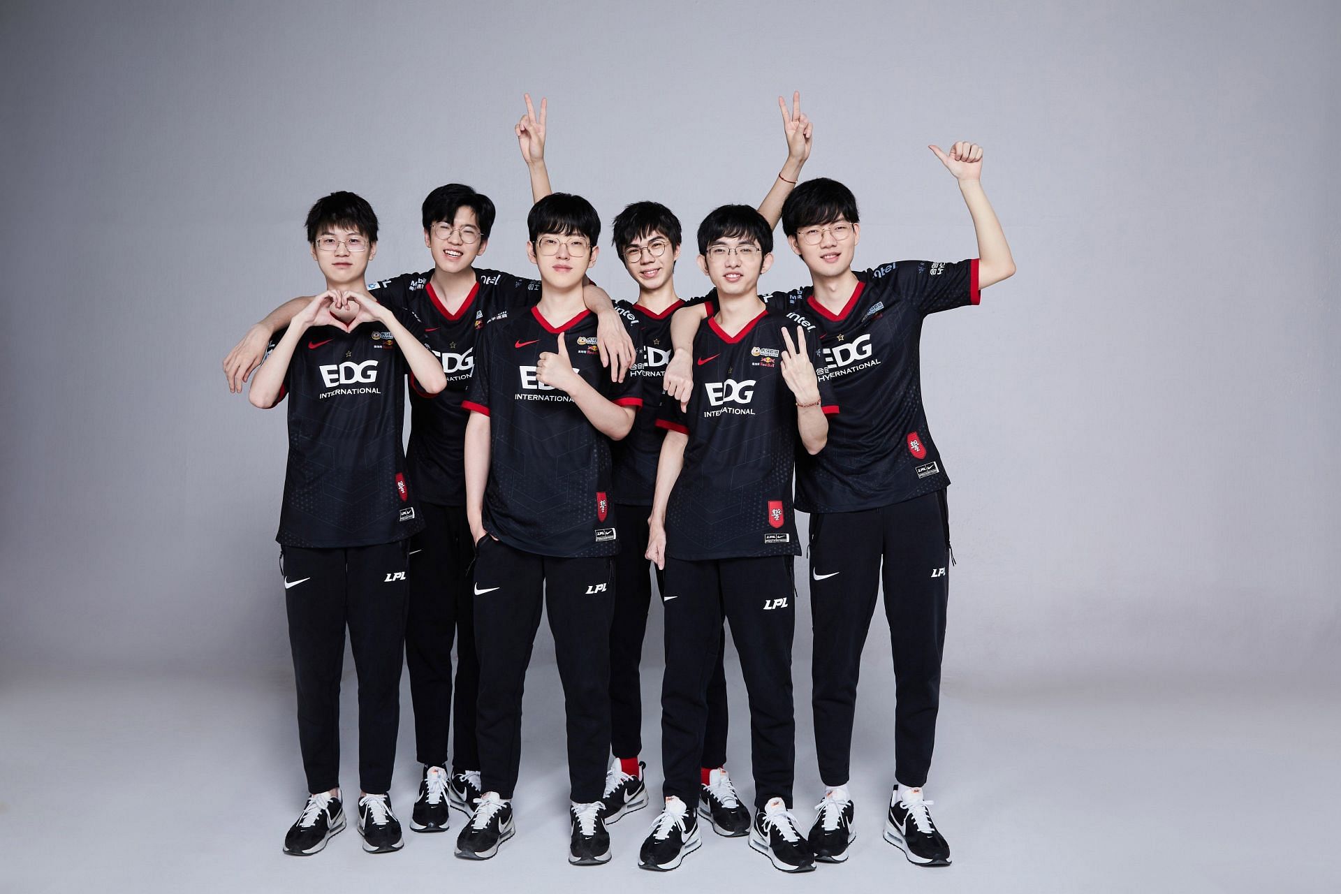 EDG will look to use its experience as a World Champion to dominate during Worlds 2022 (Image via League of Legends)