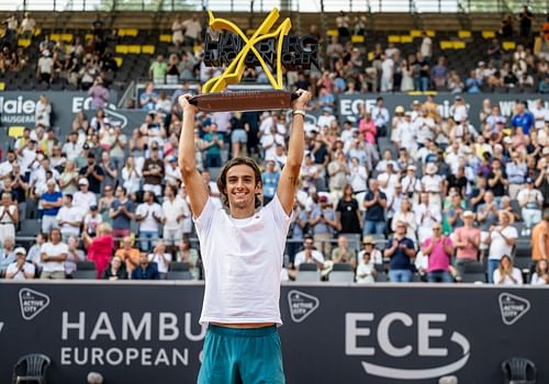 Lorenzo Musetti at the Hamburg European Open 2022.