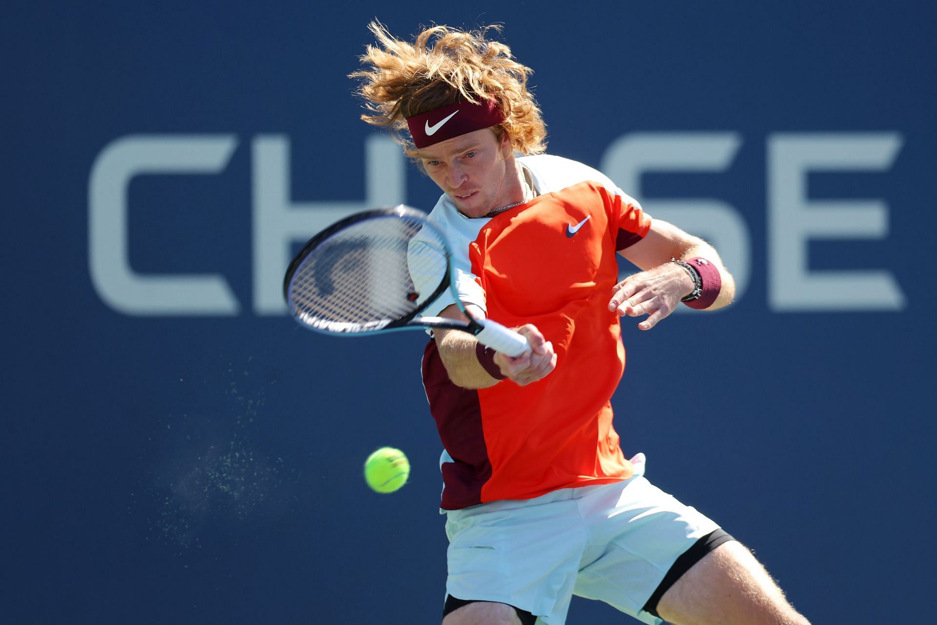 Andrey Rublev plays a forehand against Kwon Soon-woo at the 2022 US Open - Day 4