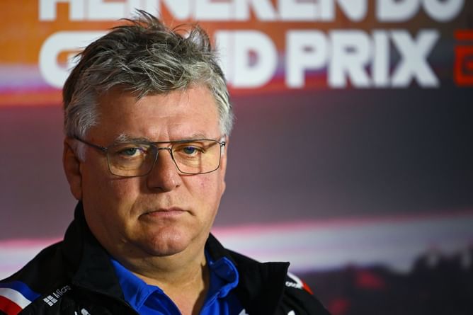 "It wasn't bizarre"- Alpine boss hints Oscar Piastri lied about his reaction on being offered Fernando Alonso's seat