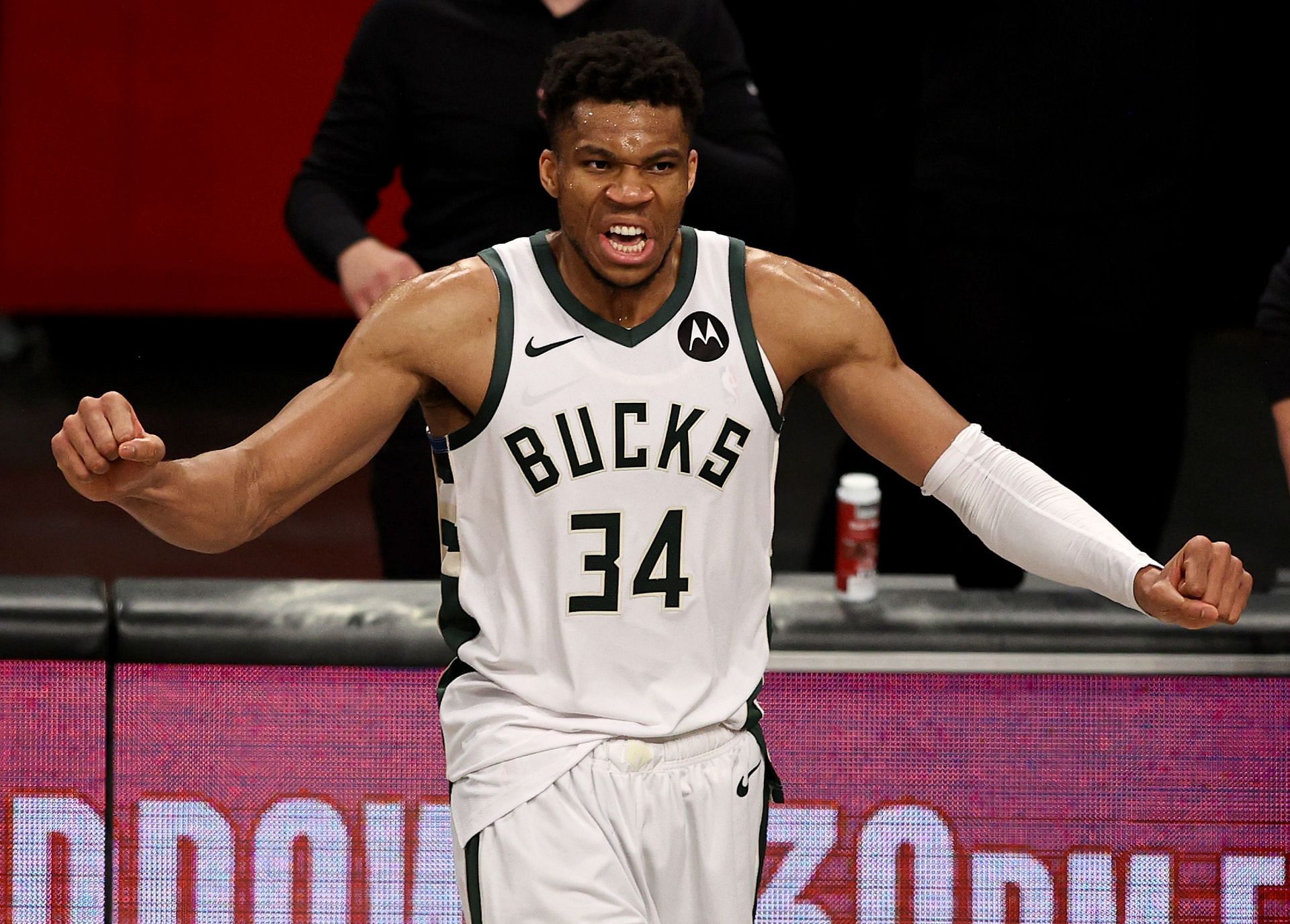 Steve Kerr wants to coach Giannis Antetokounmpo.