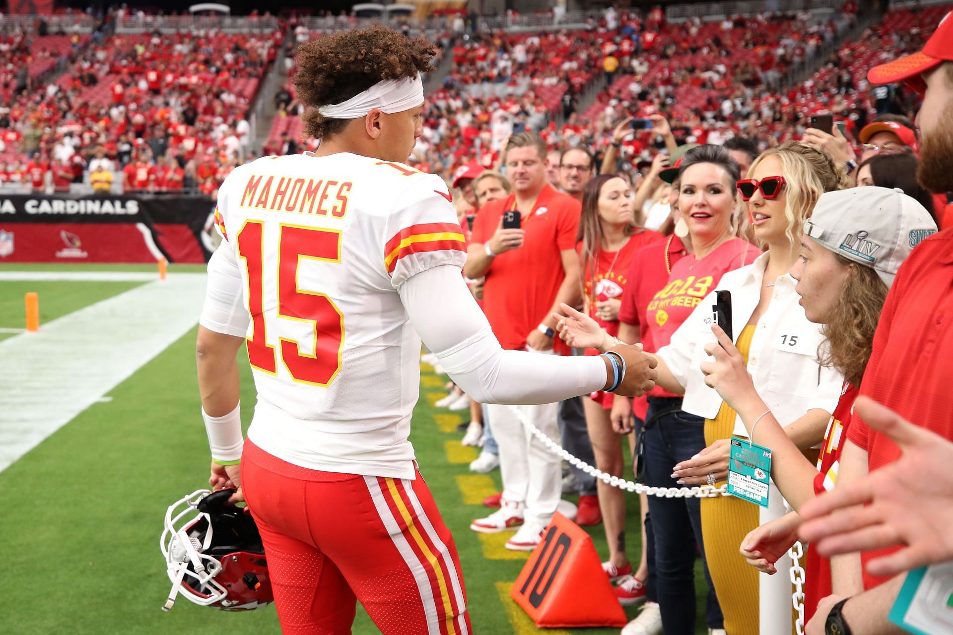 Chiefs Mahomes pregame included visit from wife, daughter