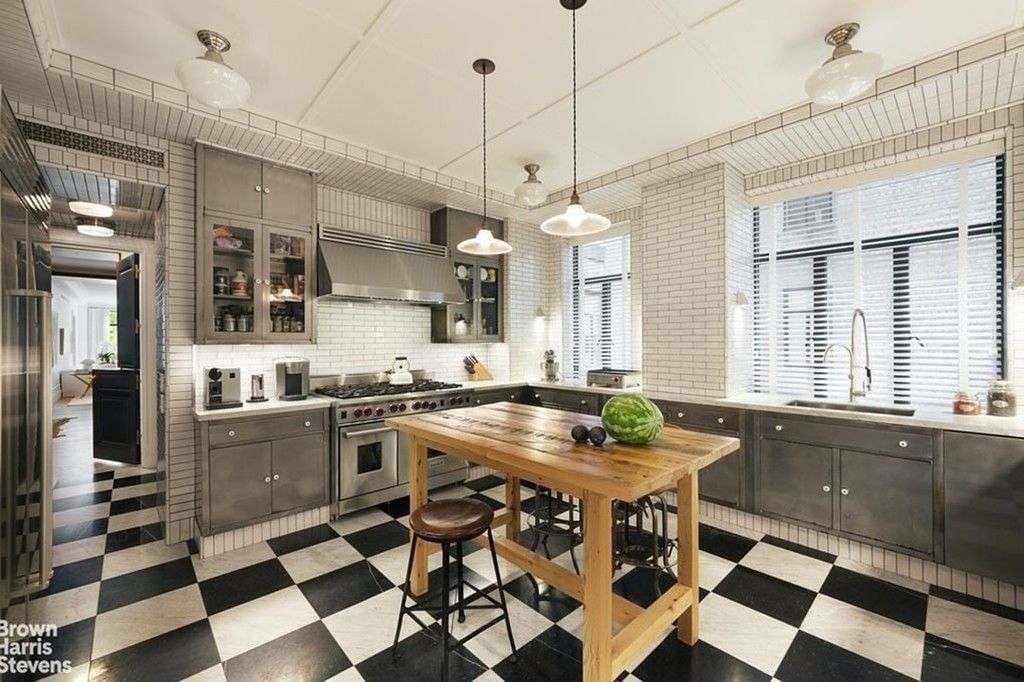 The Kitchen of Alex's Central Park West co-op (Source: New York Post).