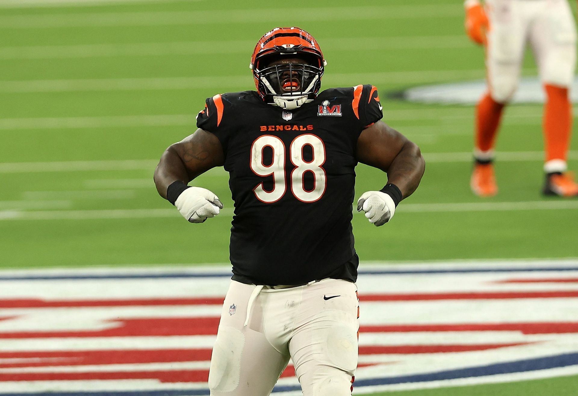 Bengals defensive tackle DJ Reader ruled out with left knee injury 