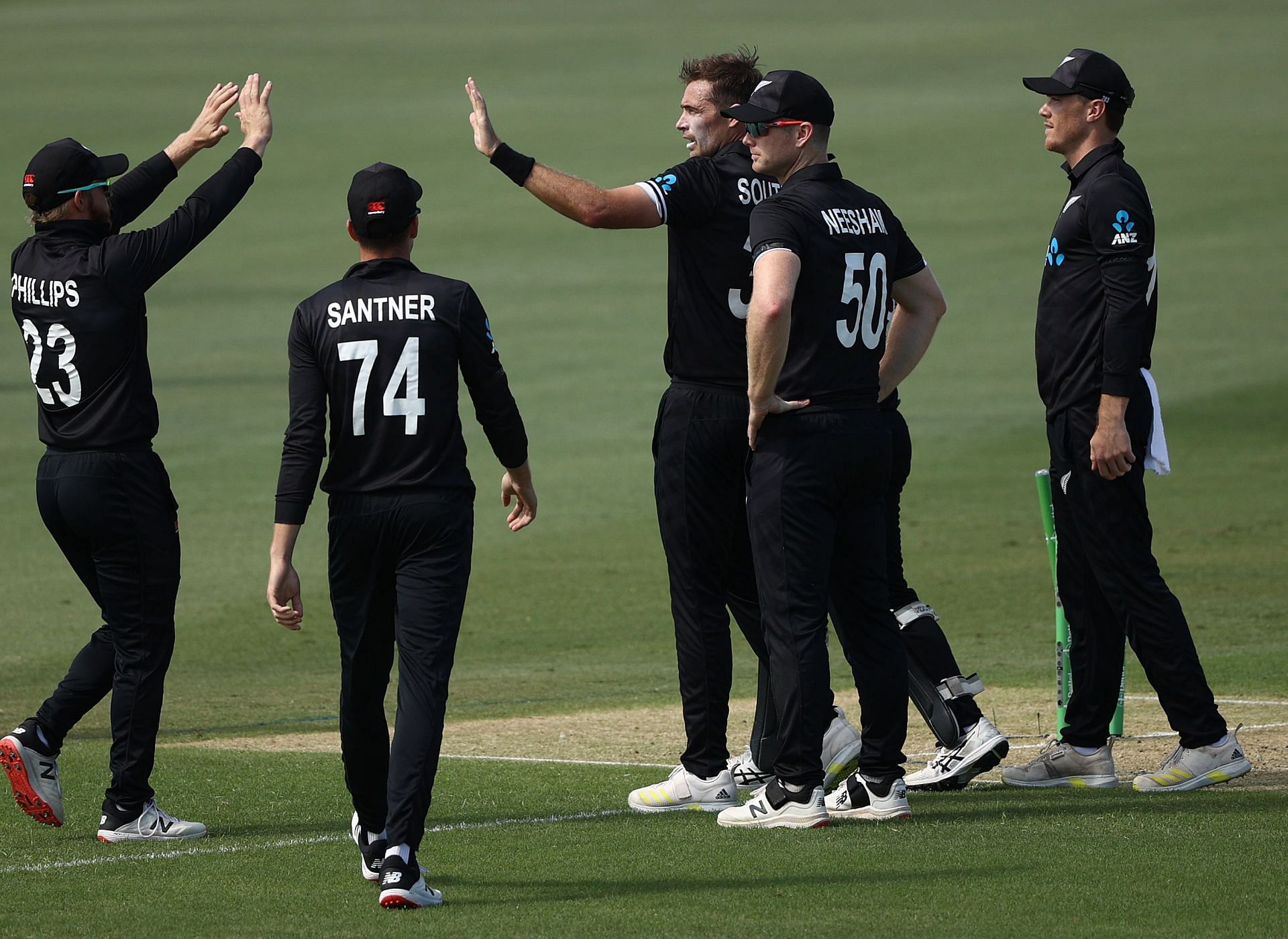 Australia v New Zealand - One Day International Series: Game 3