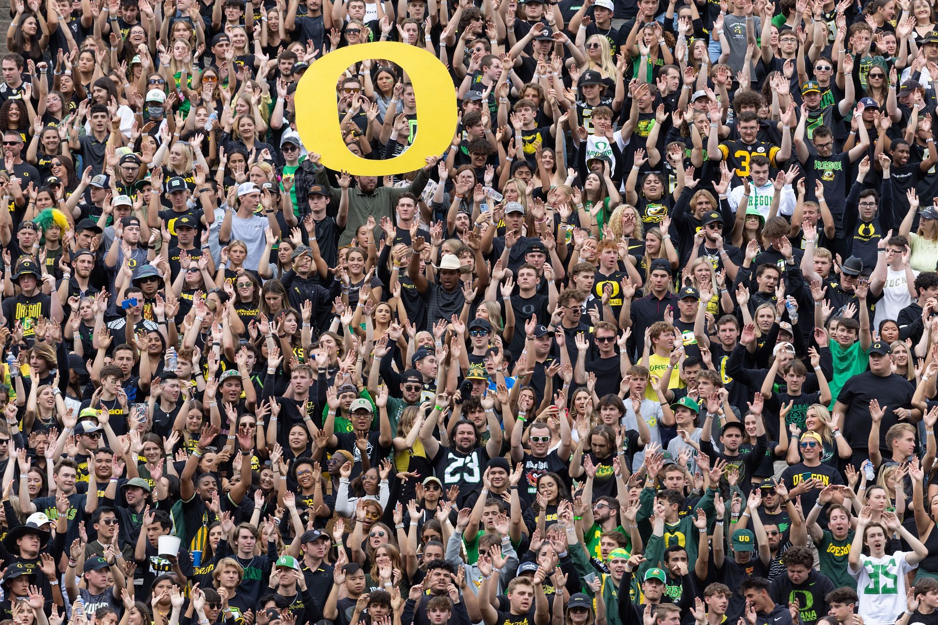 Studen crowd at BYU v Oregon