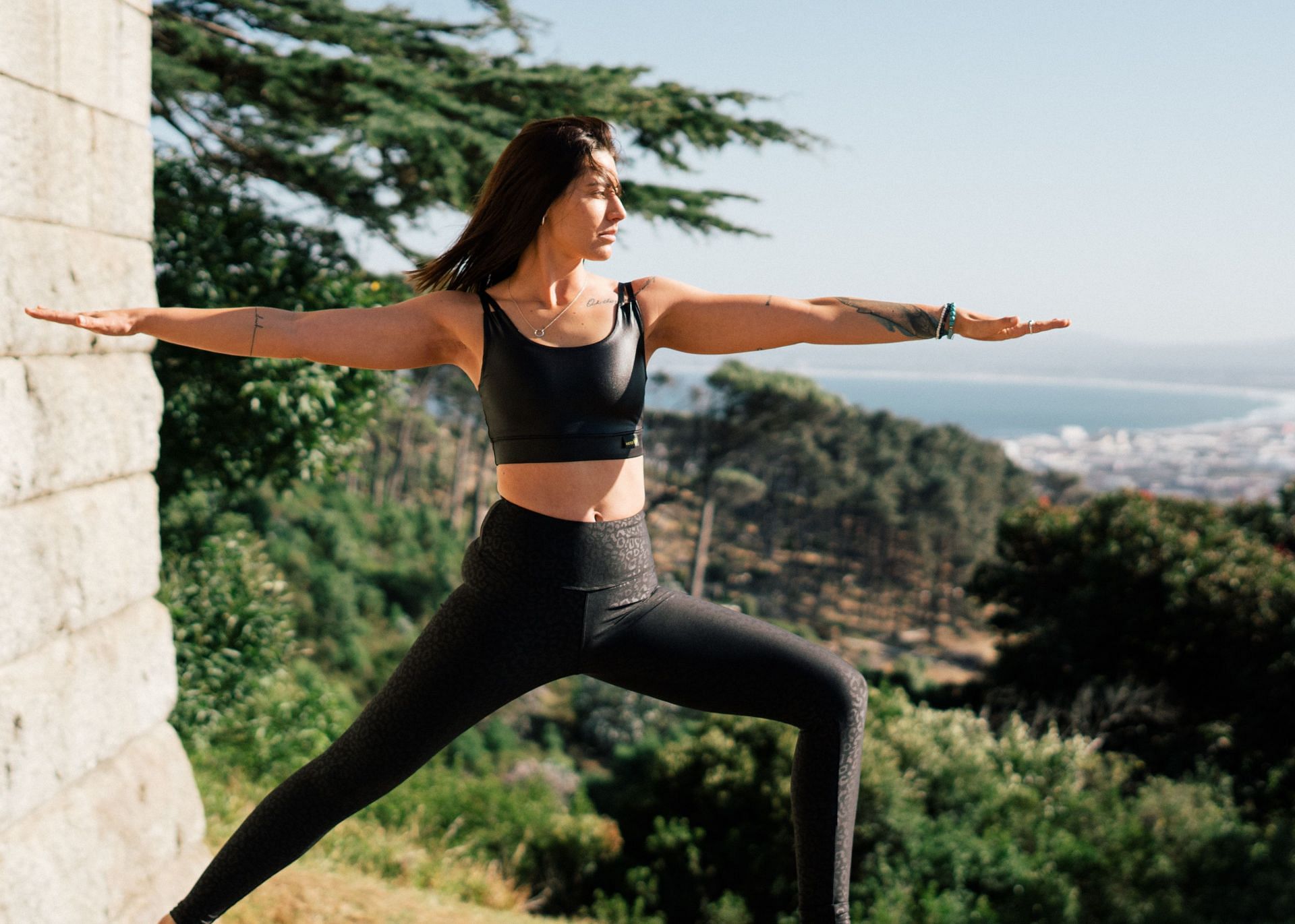 Vinyasa yoga is a good for beginners, as it allows rapid paced, flowing movements that let you connect with your body (Image via Pexels @Rfstudio)