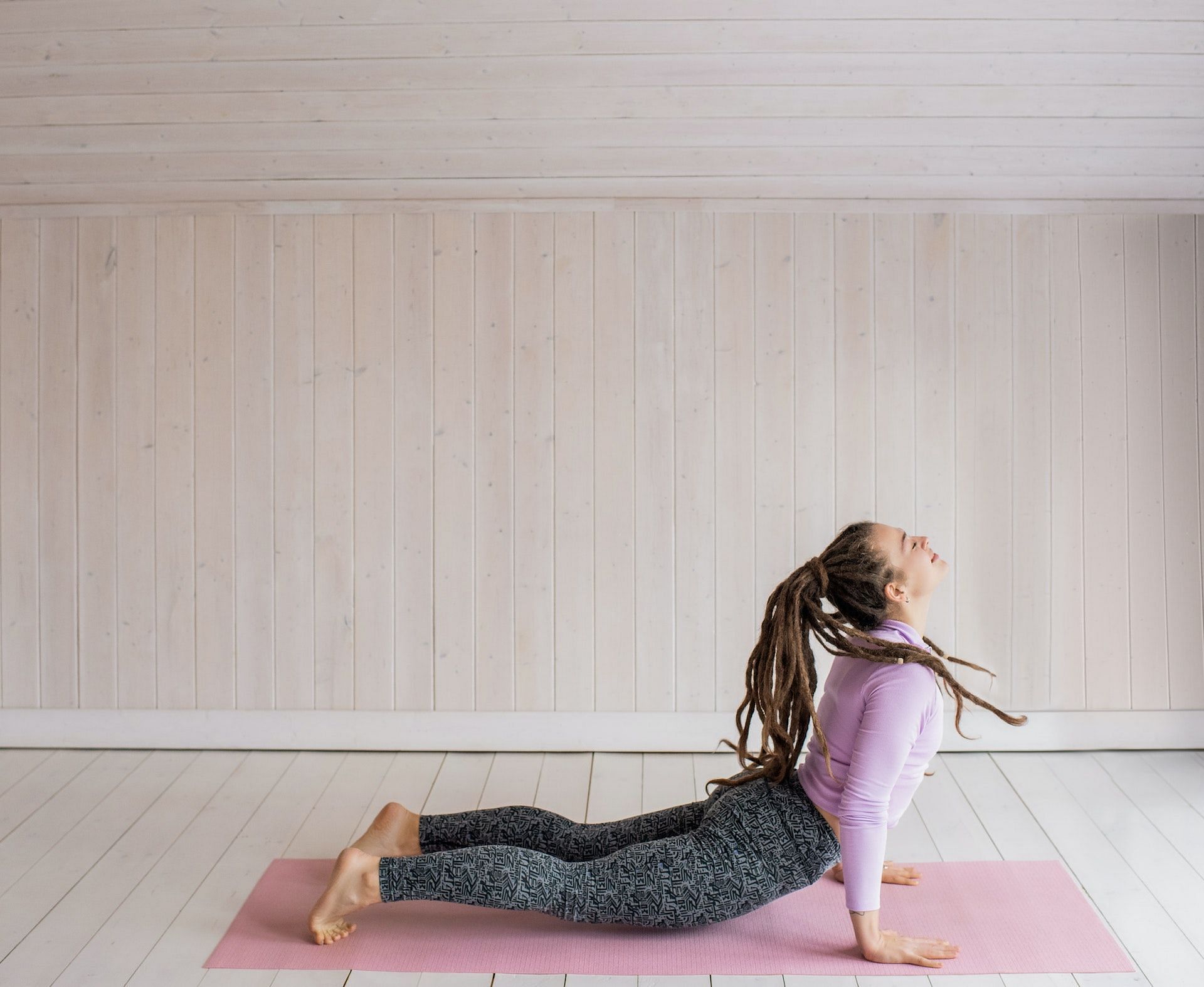 Yoga exercises can prevent acid reflux. (Photo via Pexels/Alexy Almond) 