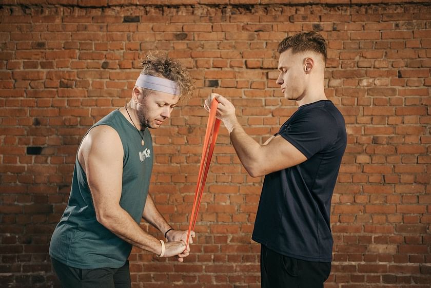 5 full body resistance band workouts for men