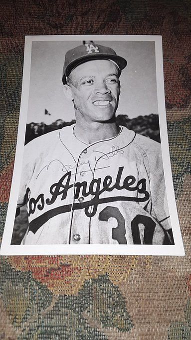 MAURY WILLS–THE LITTLE FELLOWS THAT FOLLOWED HIM!