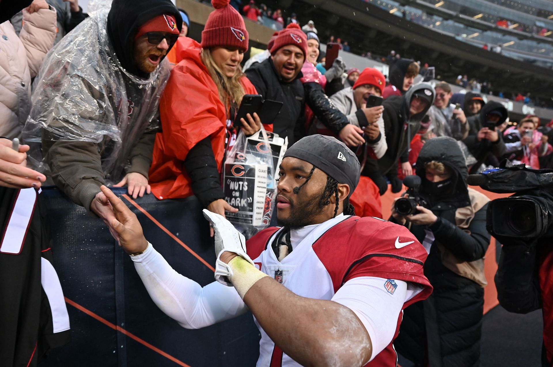 Police investigate allegation fan hit Kyler Murray during victory  celebration, Arizona Cardinals