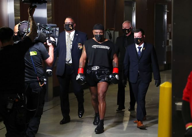 When and why did Mike Tyson stop boxing?
