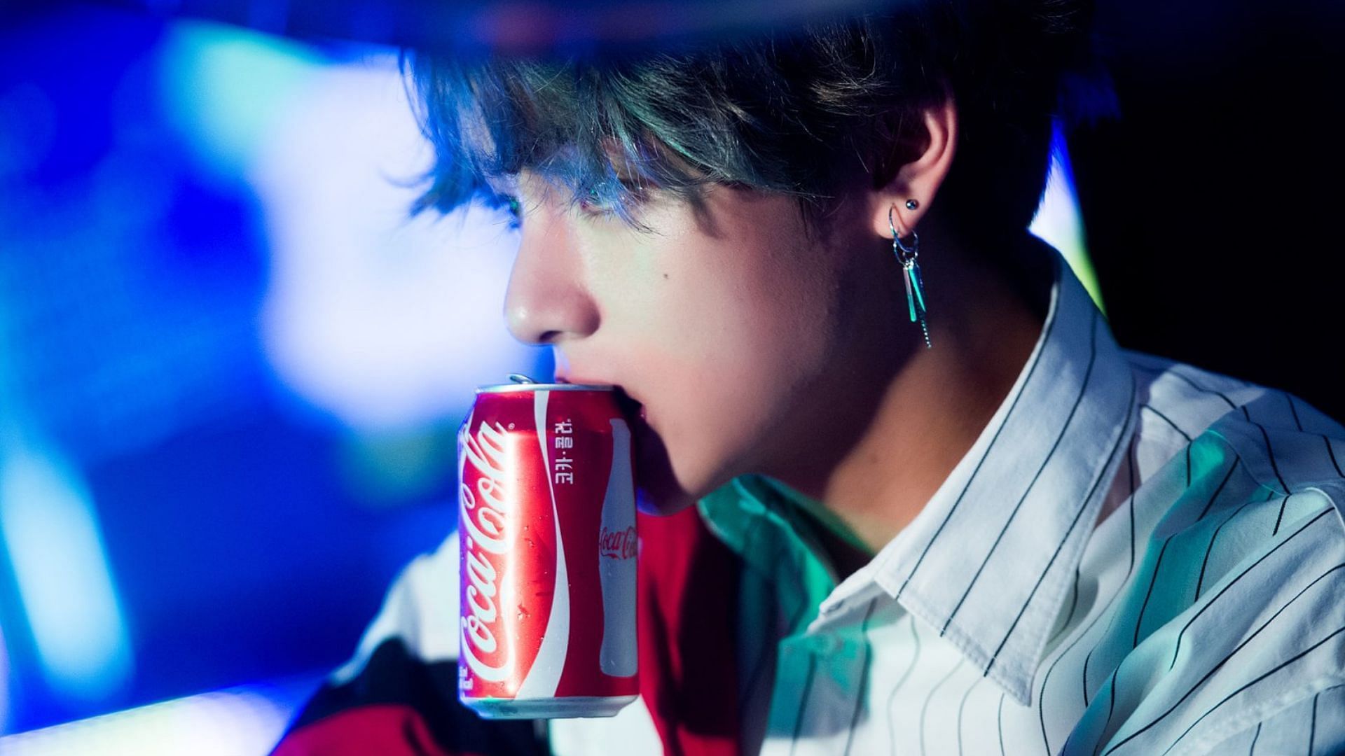 V looking no less than a celestial being for his DNA photoshoot (Image via Dispatch)
