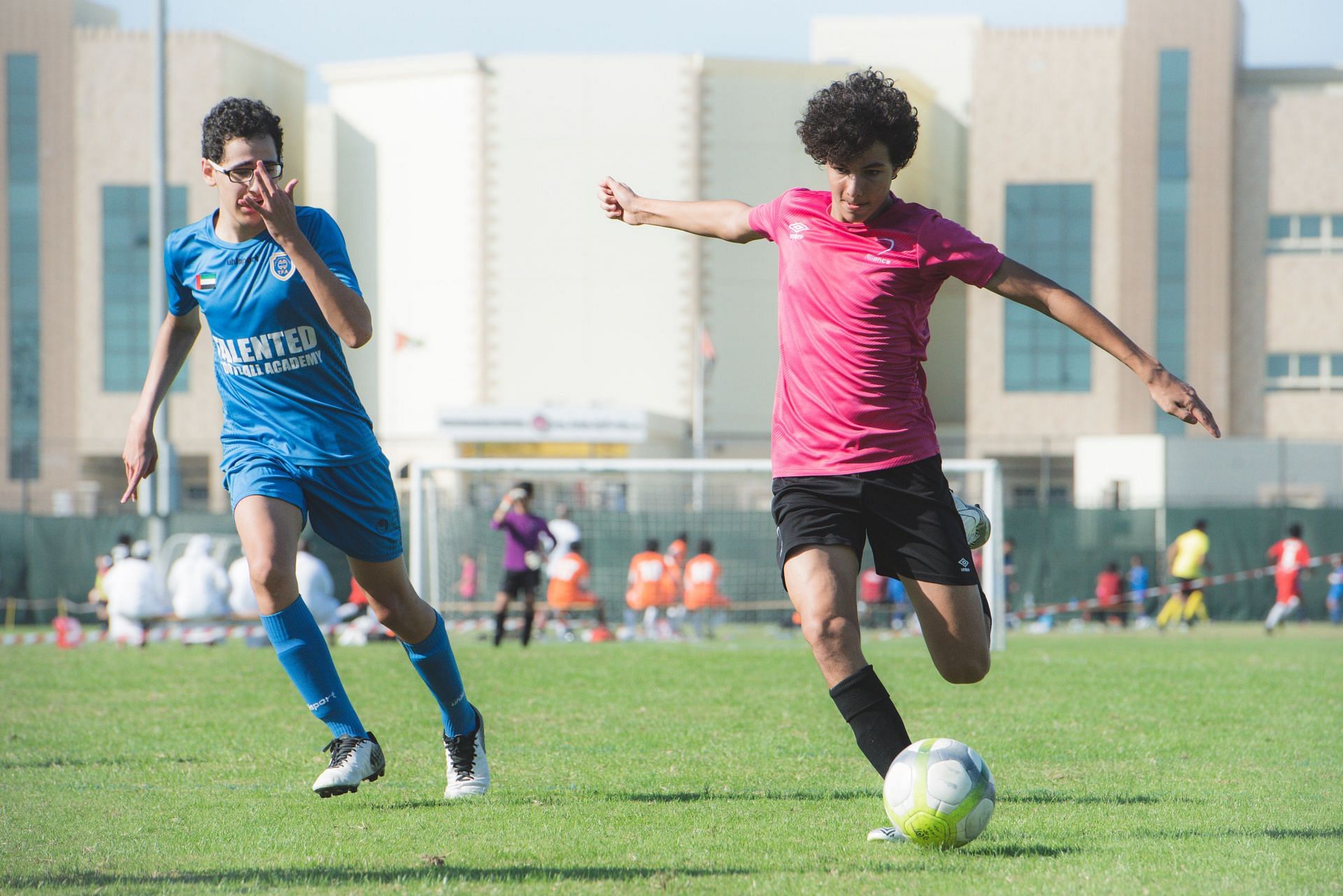 Every soccer player should be aware of the significance of performing strengthening and conditioning workouts, regardless of whether it is the off-season or not. (Image via Unsplash/ Alliance Football Club)