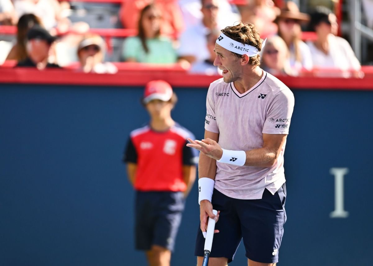 Watch 10minute bathroom break by American tennis player leads to