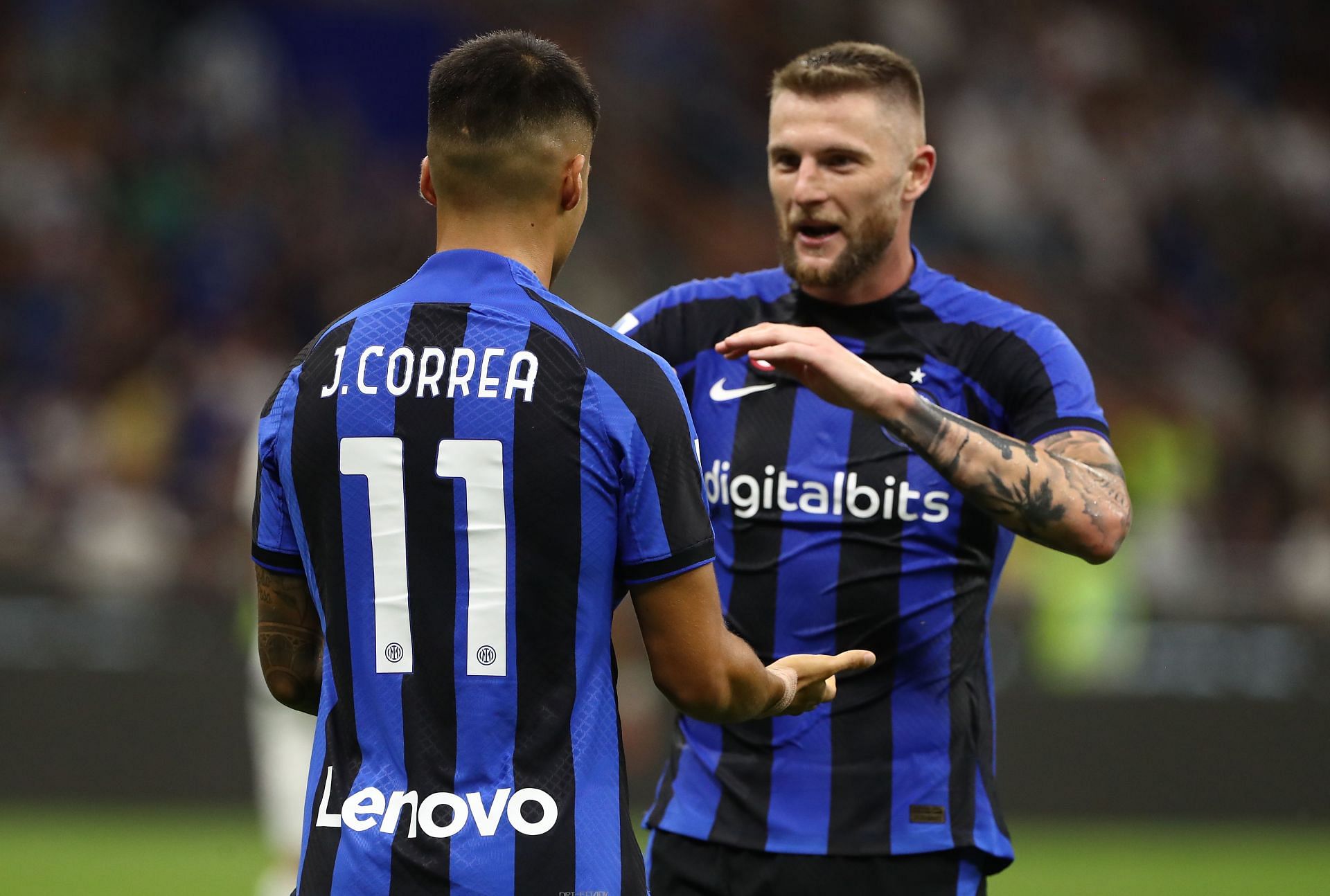 Milan Skriniar (right) has admirers at the Parc des Princes.