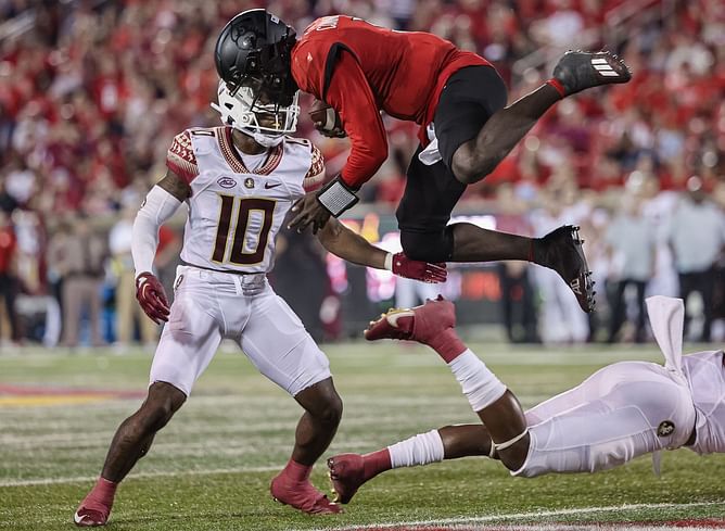 South Florida Bulls vs Louisville Cardinals: Odds, Line, Picks, and Predictions - September 24, 2022 | 2022 NCAA Football Season