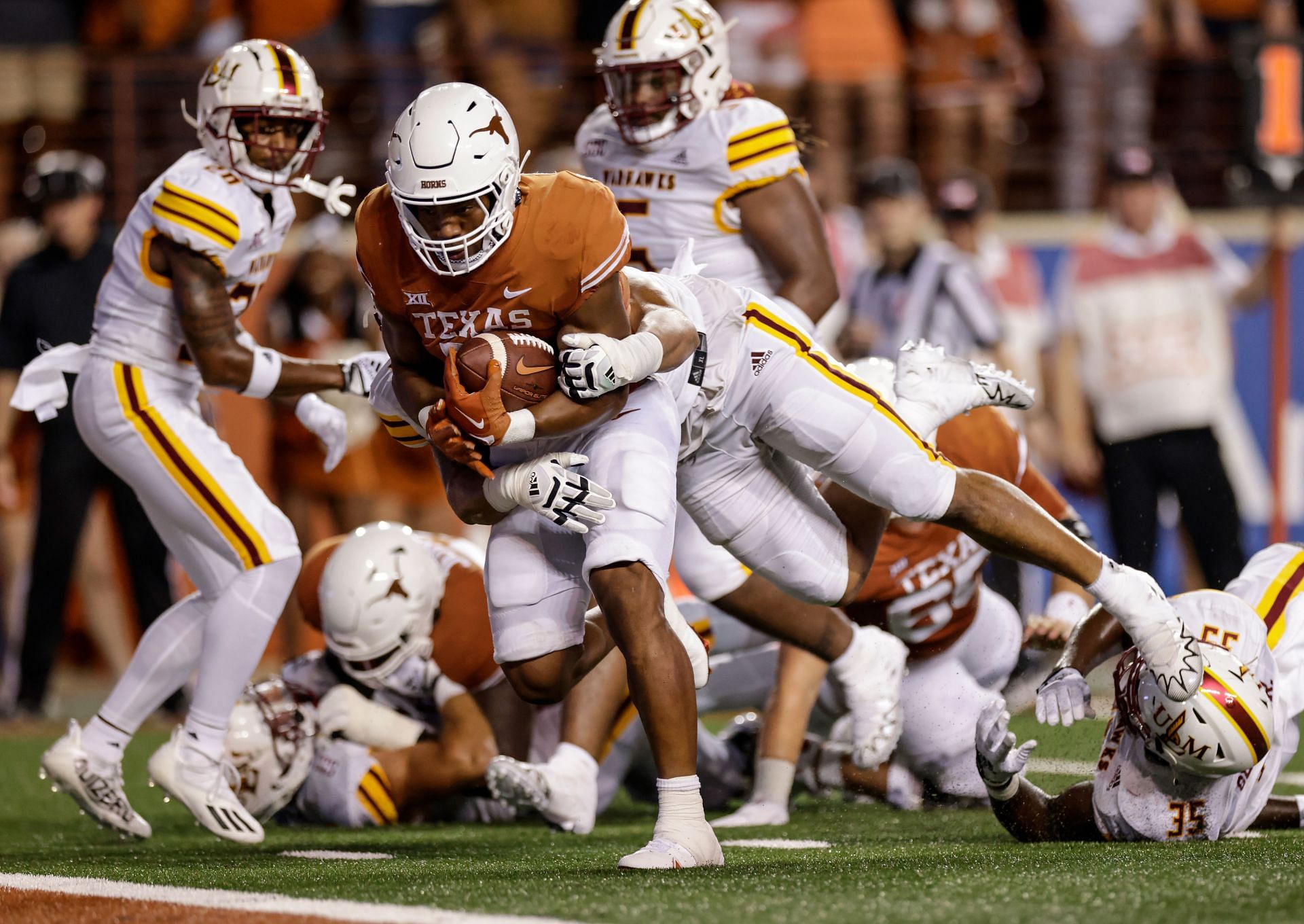 The Texas 10: Bijan Robinson, Devon Achane headline top running backs in  Texas for 2022