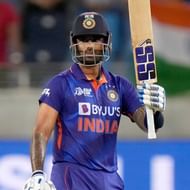 हांगकांग के खिलाफ अपनी अर्धशतकीय पारी के दौरान सूर्यकुमार यादव